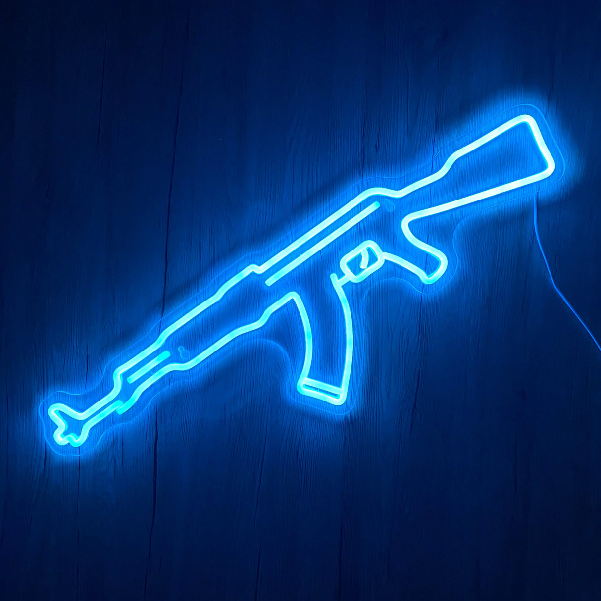 AK-47 Neon Vägglampa Blå-Lampconcept.se
