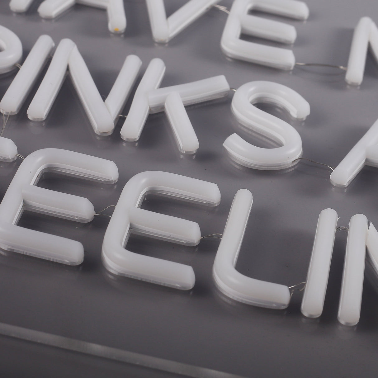 I Have Mixed Drinks About Feelings Neon Vägglampa-Lampconcept.se