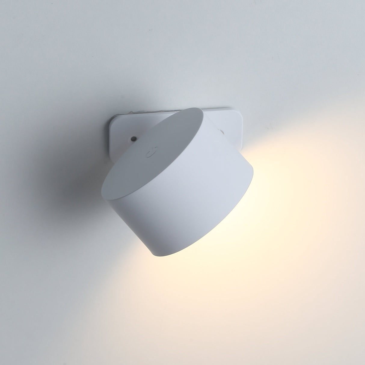 Ticky Magnetisk Vägglampa Vit