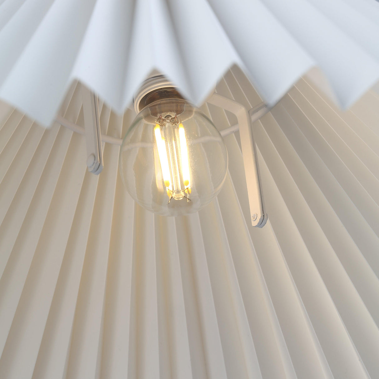 Grooves Taklampa Ø40 Vit-Lampconcept.se