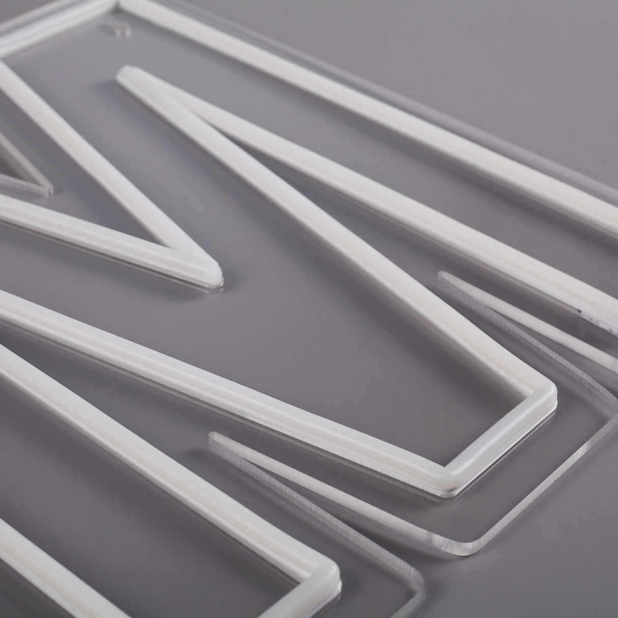 Bokstav M Neon Vägglampa