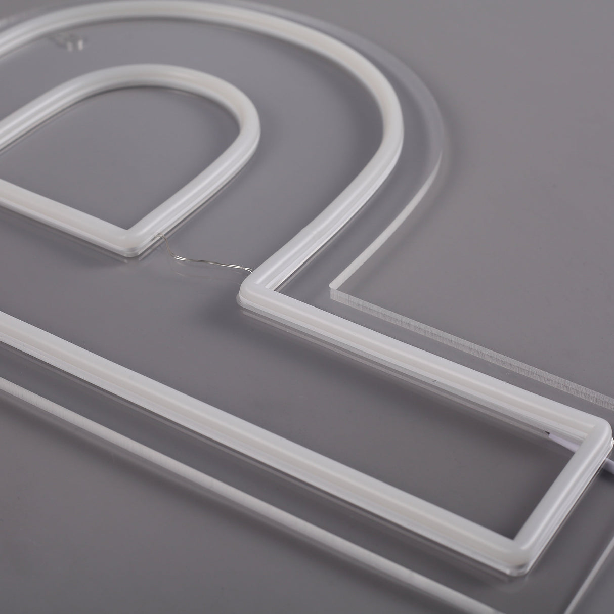 Bokstav P Neon Vägglampa