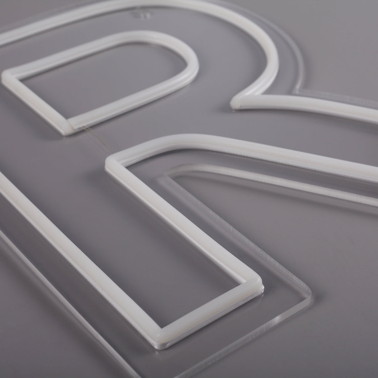 Bokstav R Neon Vägglampa