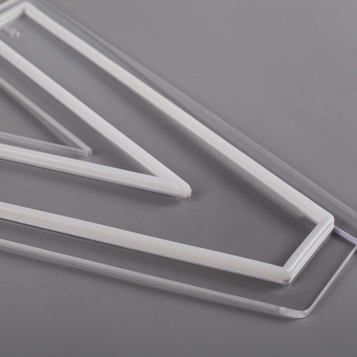 Bokstav V Neon Vägglampa