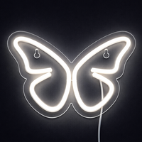 Butterfly Neonskylt Varm Vit