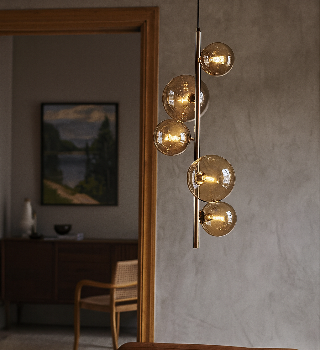 Valencia Hörntaklampa Mässing/Amber-Lampconcept.se