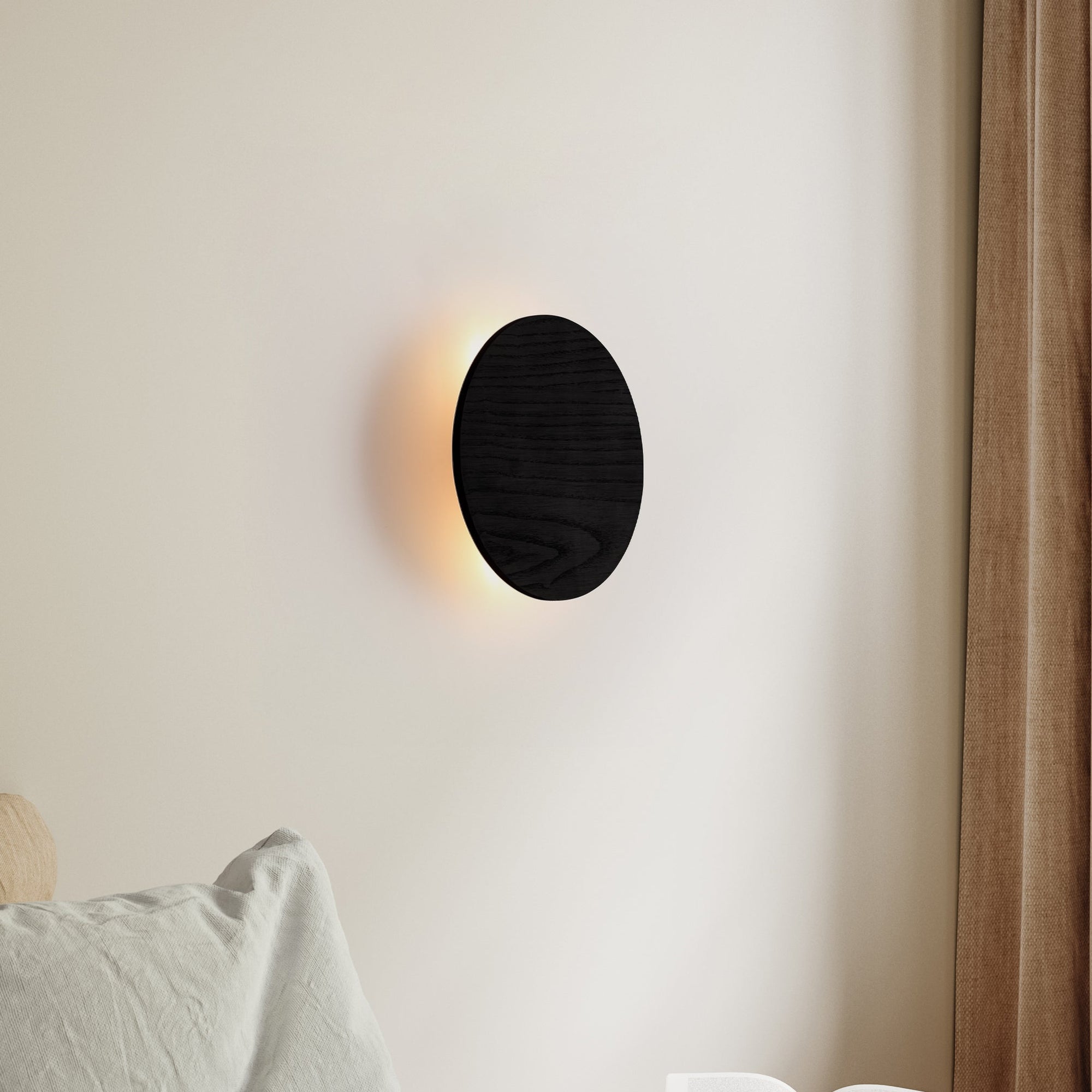 Lori Vägglampa Ø20 Svart Trä-Lampconcept.se