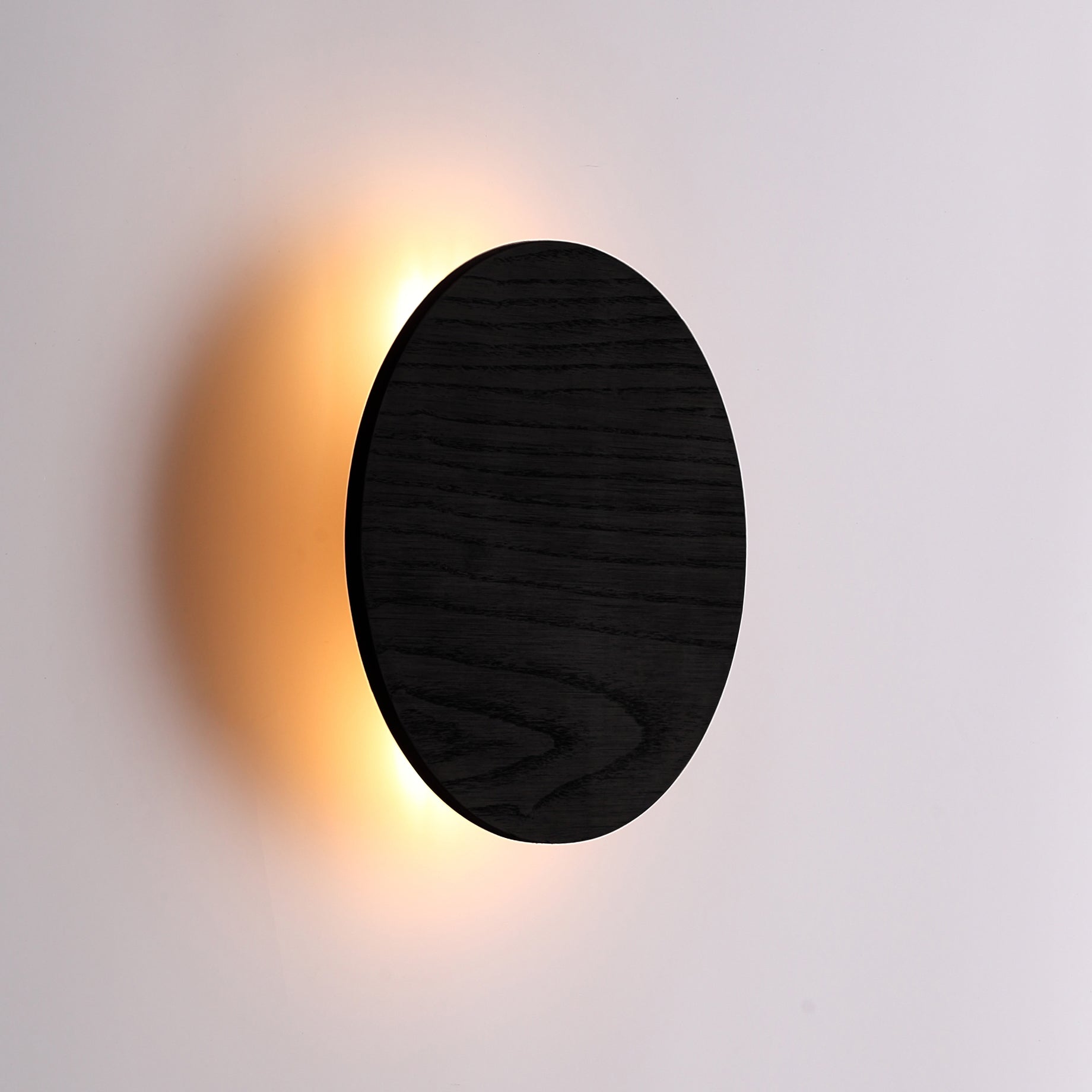 Lori Vägglampa Ø20 Svart Trä-Lampconcept.se
