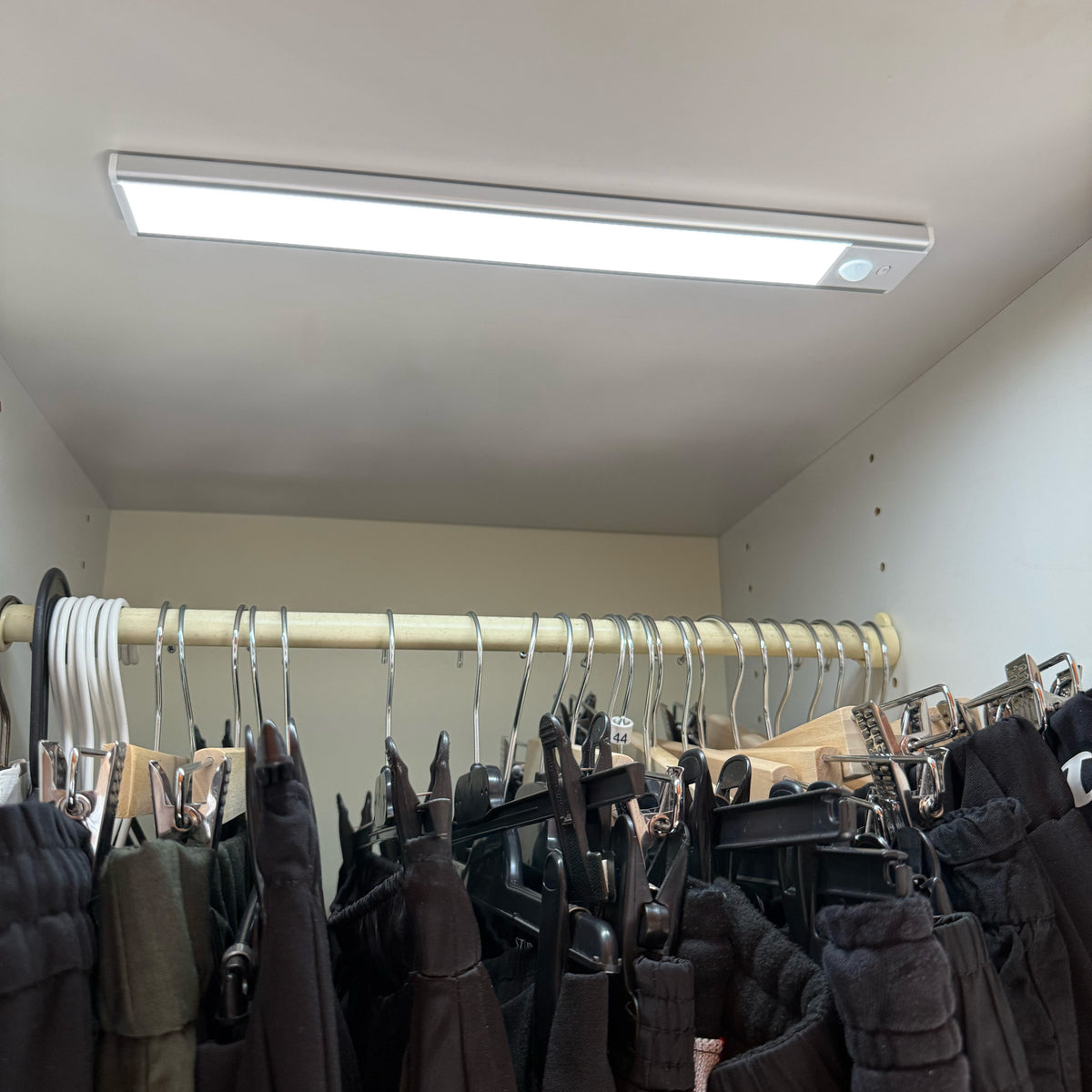 EasyBeam Trådlös Skåplampa med Sensor 30cm