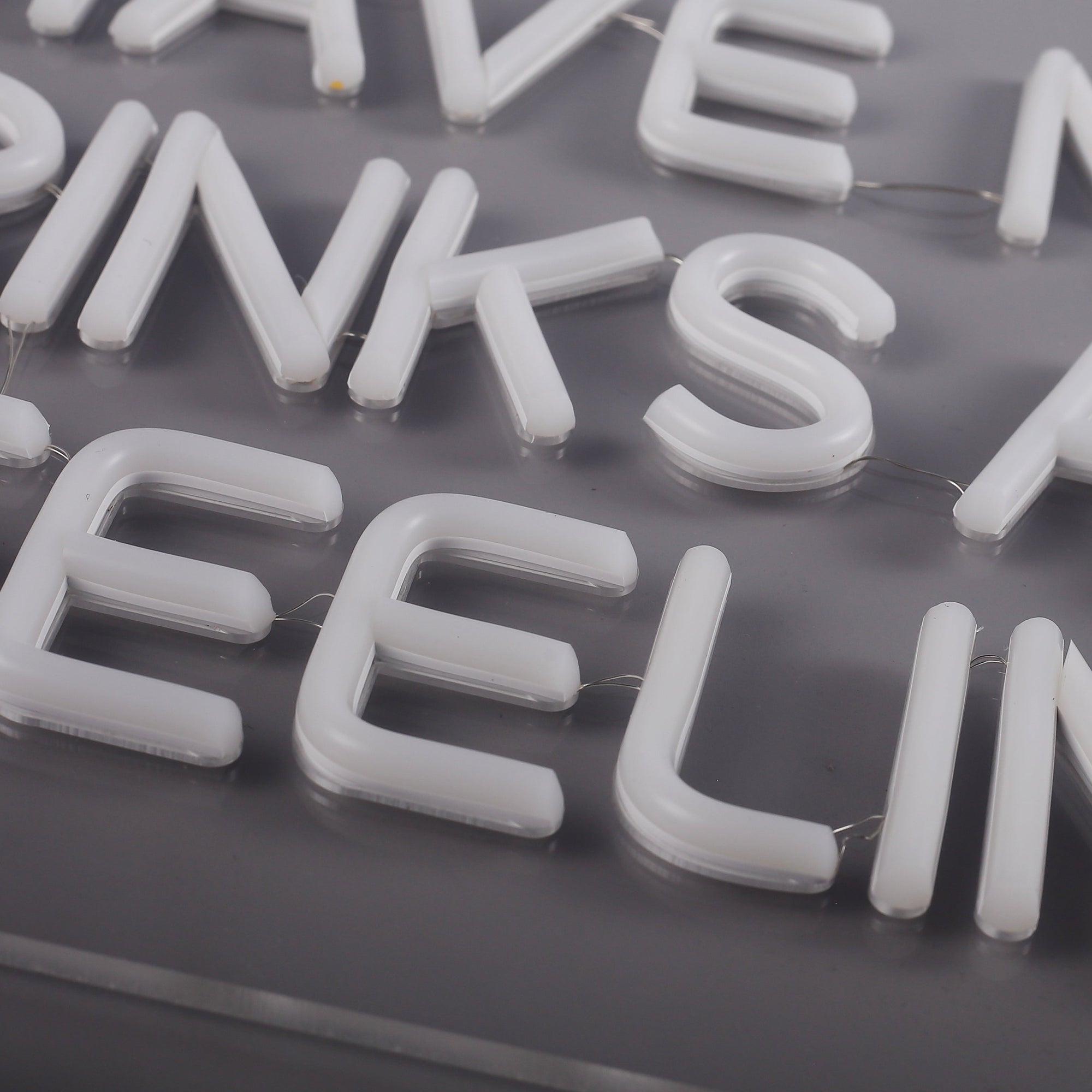 I Have Mixed Drinks About Feelings Neon Vägglampa-Lampconcept.se