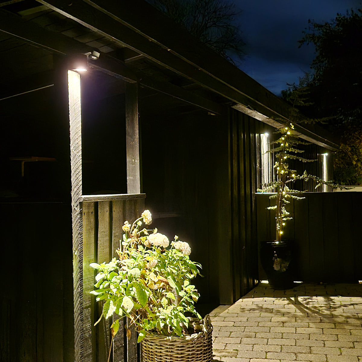 Gamp Round Vägglampa Utomhus Svart