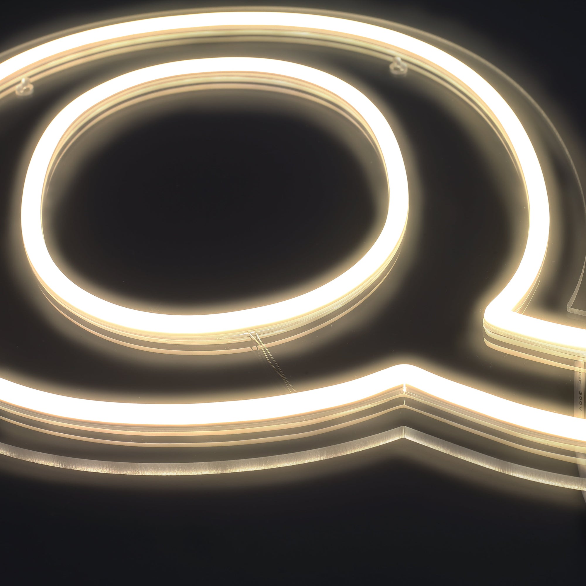 Bokstav Q Neon Vägglampa-Lampconcept.se
