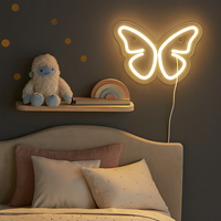 Butterfly Neonskylt Varm Vit