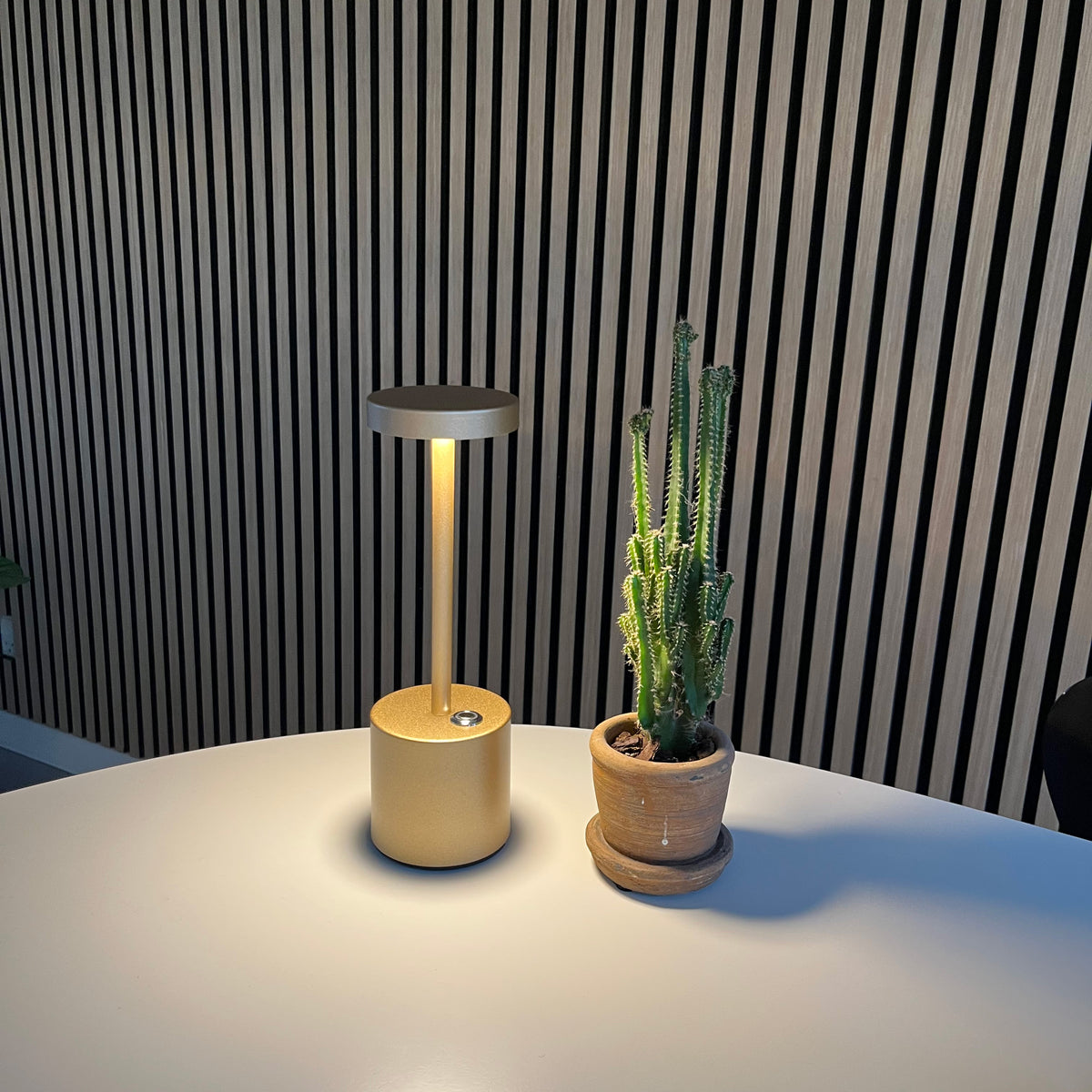 Bologna Mini LED Trådlös Bordslampa