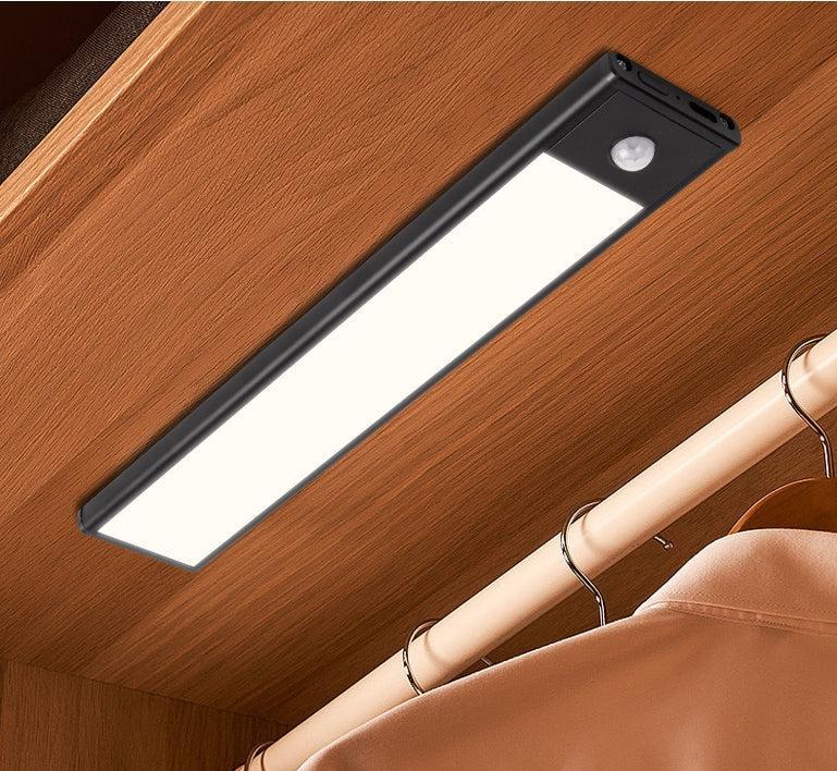 EasyBeam Trådlös Skåplampa med Sensor Svart-Lampconcept.se